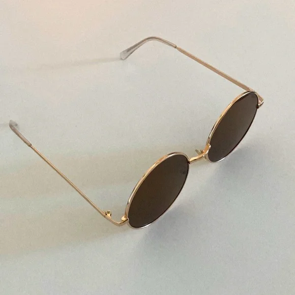 Circular Gold Framed Sunglasses - Picture 2 of 6